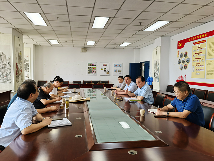 学校召开2022年上半年离退休老同志校情通报会
