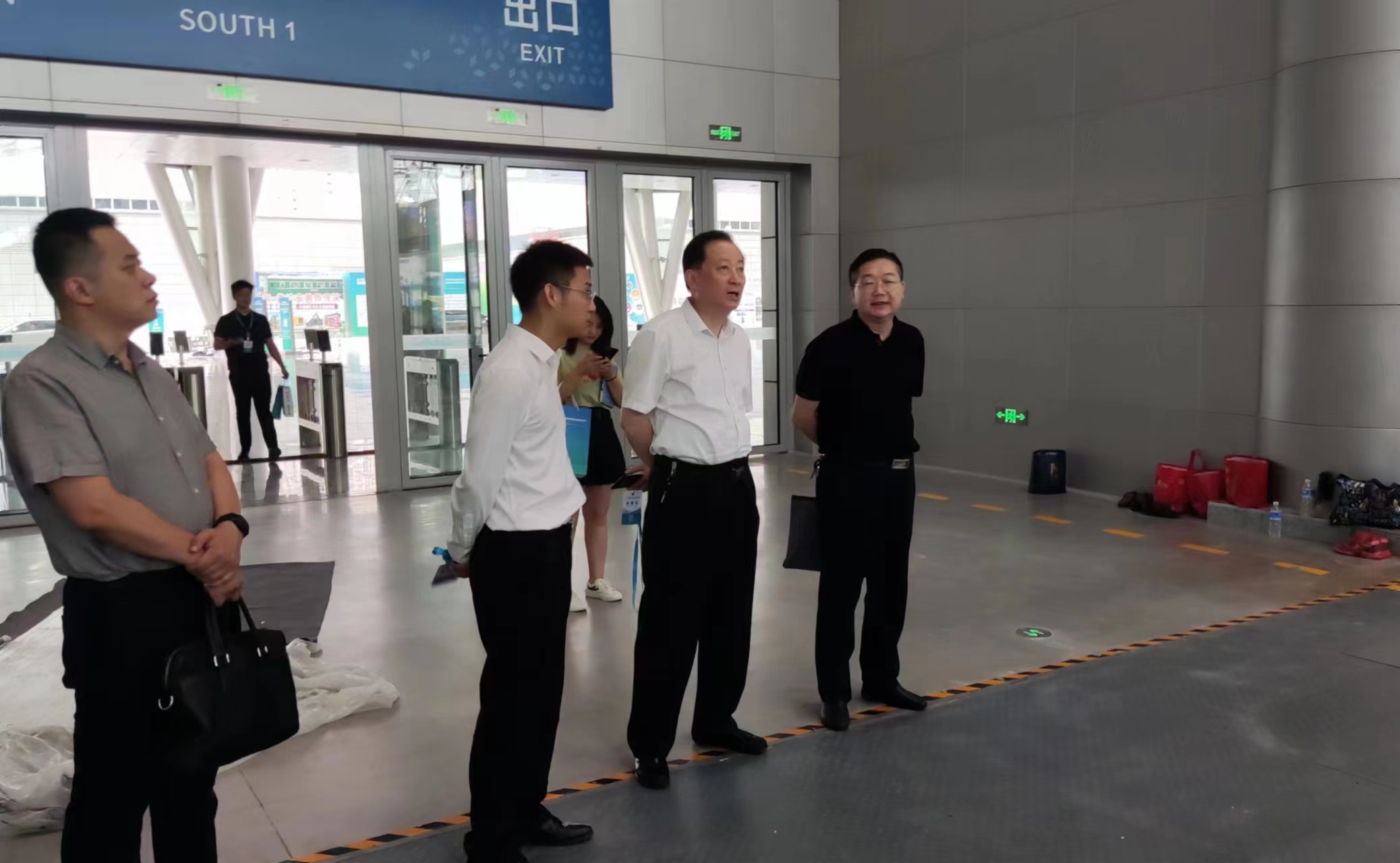 校领导带队考察长三角高校技术转移联盟第四次大会场地