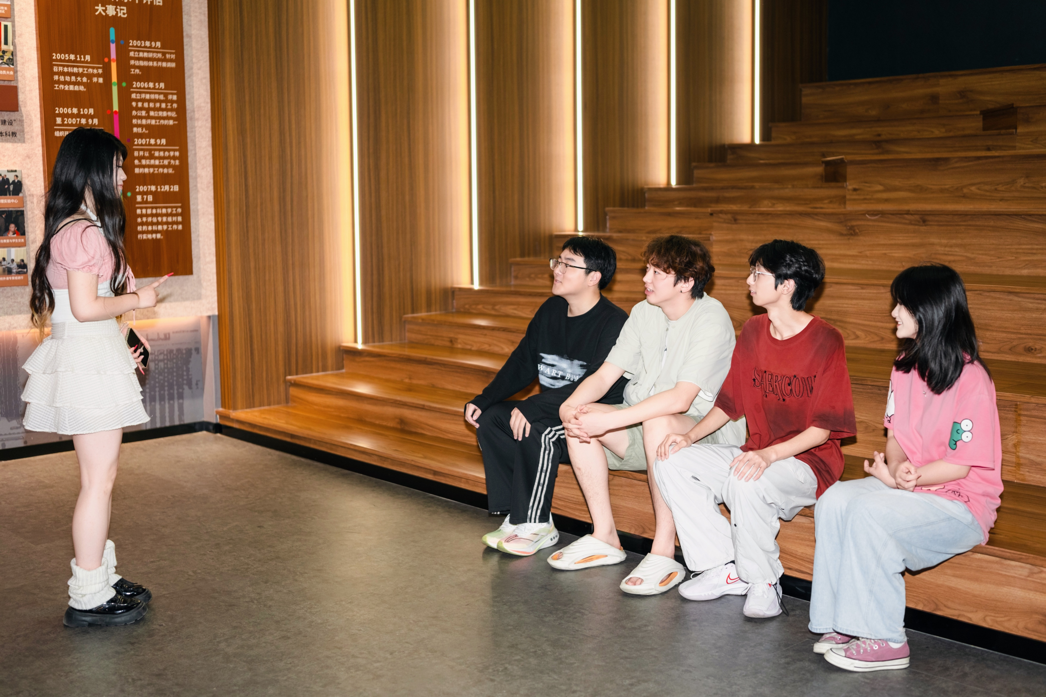 学校开展 “最美舞台・浸满校园” 主题美育实践活动