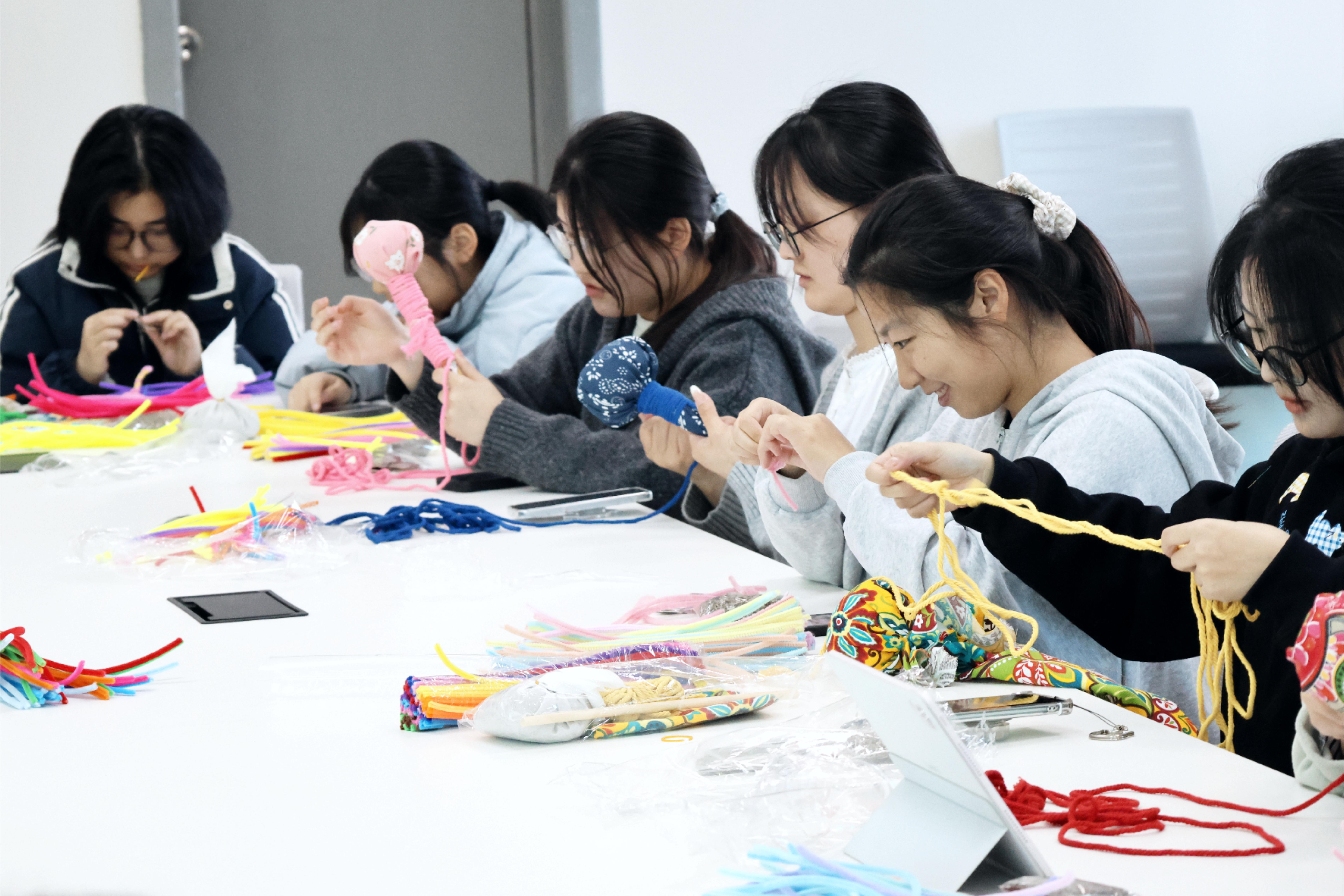 【学院风采】“‘经’帼风华,管漾青春”—— 经济与管理学院成功举办第二十二届女生节系列活动